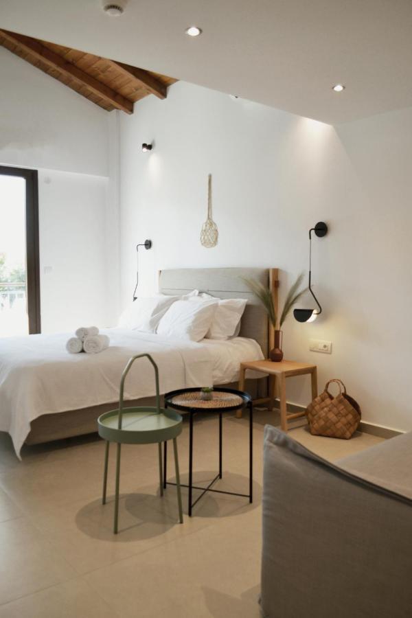 Iades Suites Afytos Esterno foto