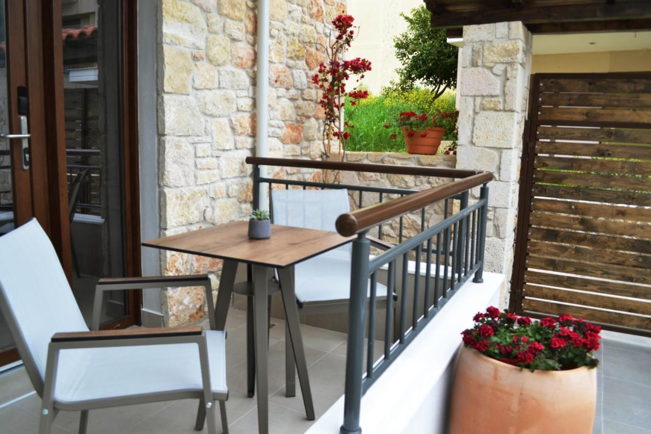 Iades Suites Afytos Esterno foto