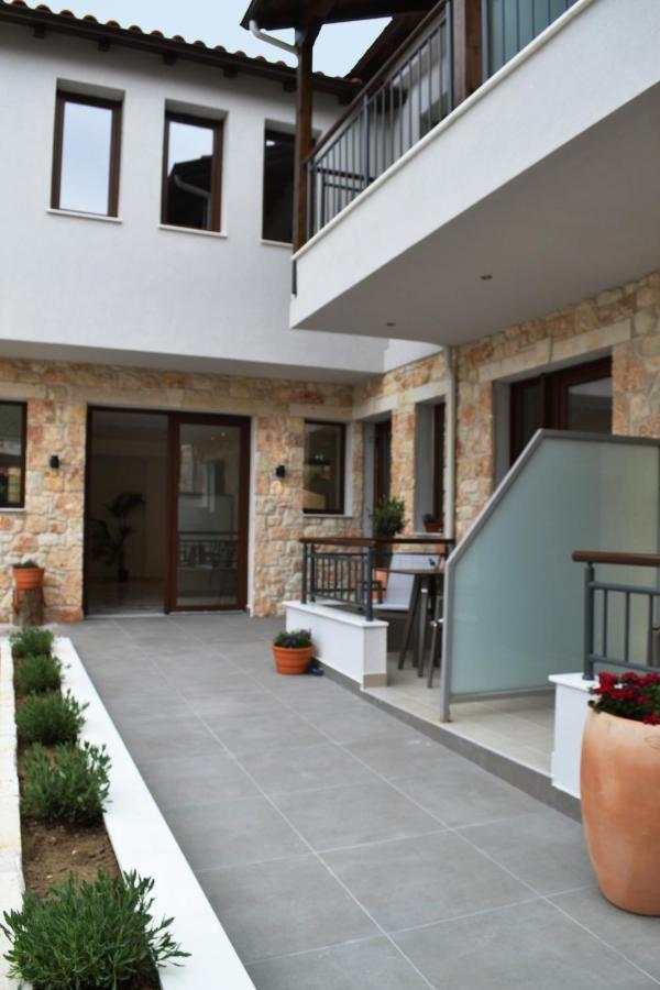 Iades Suites Afytos Esterno foto